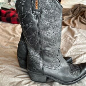 Cowgirl boots 7.5